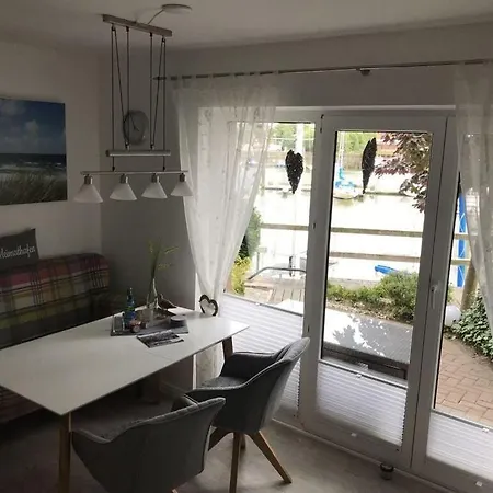 Appartement Marina Pier 96 *